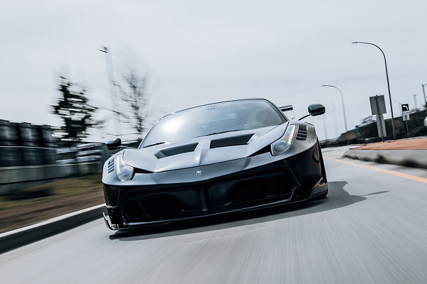 Фото дисков Brixton Forged PF7 Aerotech Черный сатин на Ferrari 458