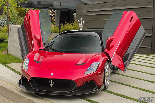 Фото дисков 1886 Wheels G010 Полированный лак на Maserati MC20