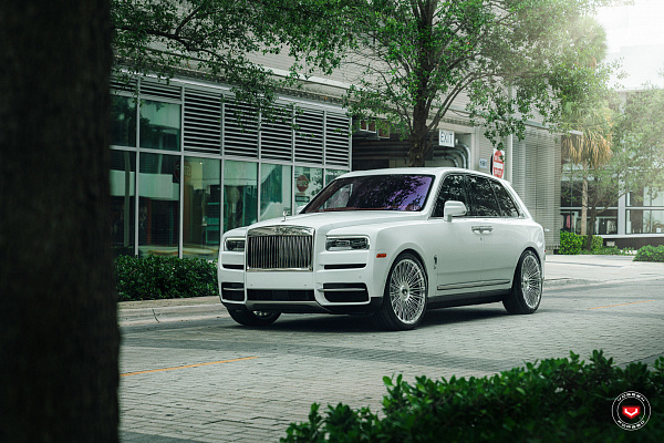 Фото дисков Vossen S17-14 Глянцевый лак на Rolls-Royce Cullinan