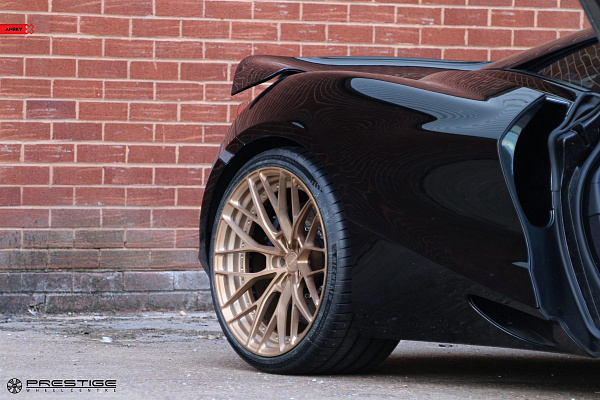 Фото дисков Anrky AN20 Сатиновое золото на McLaren 720S