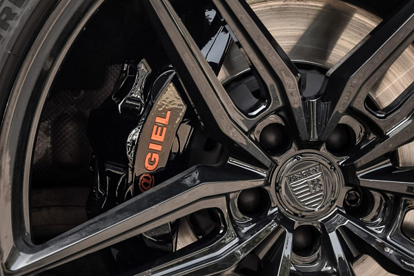 Фото дисков Anrky AN17 Черный глянец на Audi Q8