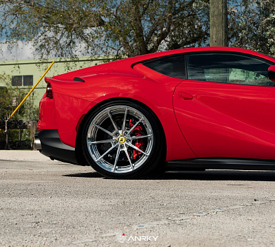 Фото дисков Anrky AN28 на Ferrari 812