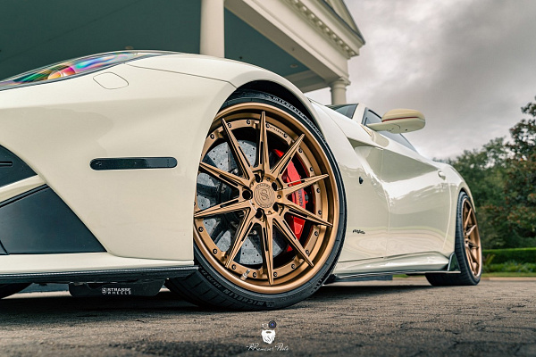 Фото дисков Strasse Wheels SV10-RS Deep Concave FS Сатиновая бронза на Ferrari F12
