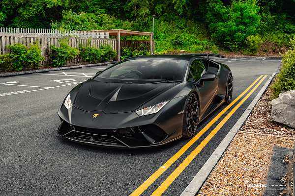 Фото дисков NOVITEC NL4 Черный глянец на Lamborghini Huracan