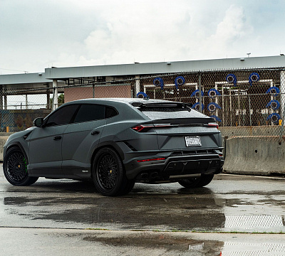 Фото дисков 1886 Wheels S009 на Lamborghini Urus