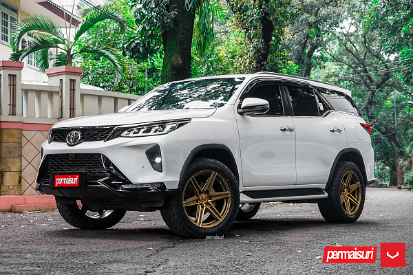 Фото дисков Vossen HF6-2 Глянцевое темное золото на Toyota Fortuner II