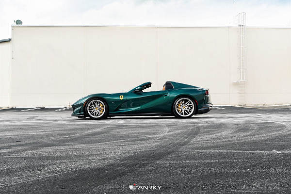 Фото дисков Anrky S1-X1 Глянцевый лак на Ferrari 812