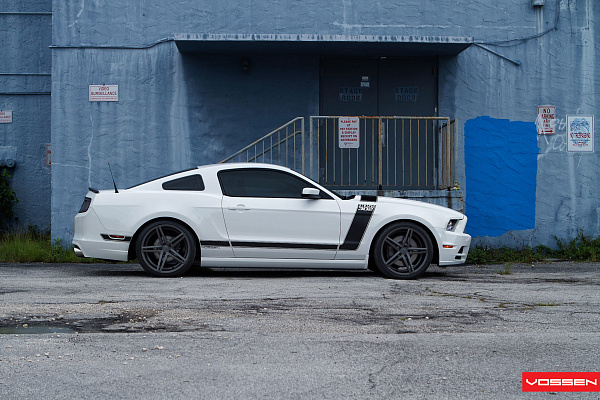 Фото дисков Vossen CV5 Сатиновый графит на Ford Mustang V