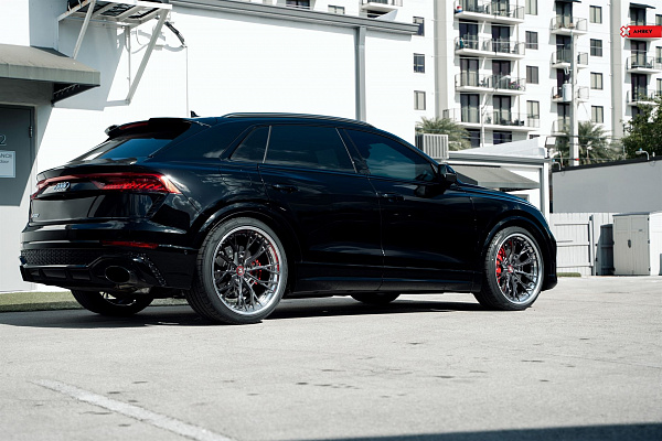 Фото дисков Anrky S3-X5 Глянцевый темный лак на Audi Q8