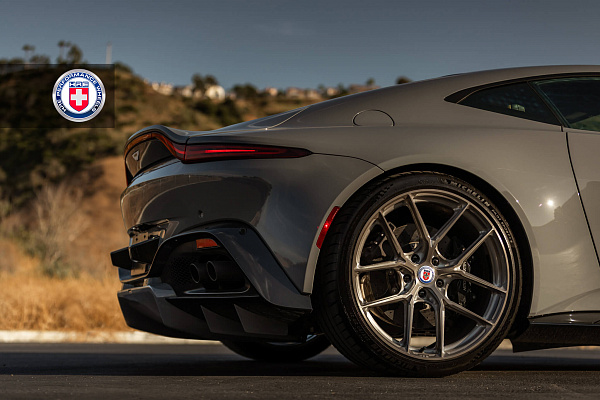 Фото дисков HRE P101SC Глянцевый темный лак на Aston Martin Vantage 4