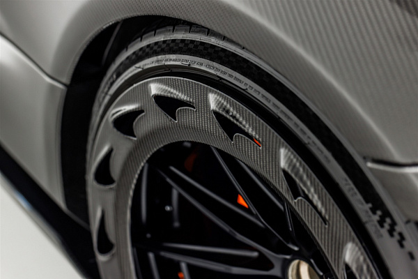 Фото дисков Brixton Forged R11-R Aerotech Черный сатин на McLaren 720S