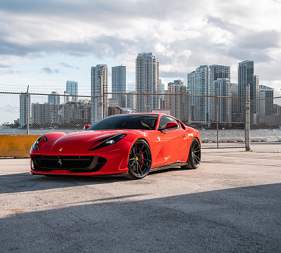 Фото дисков Vossen S17-06 на Ferrari 812