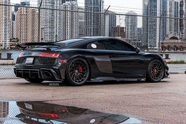 Фото дисков Strasse Wheels SV15FF Deep Concave FS Другой цвет на Audi R8 (4S)