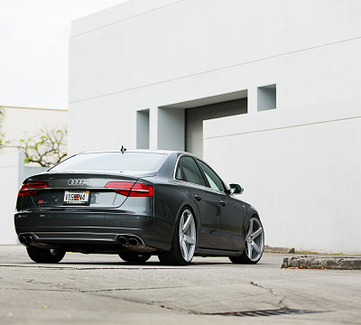 Фото дисков Vossen CV3 на Audi A/S 8 (D4)
