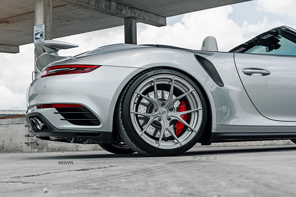 Фото дисков Strasse Wheels SM5R Deep Concave Duoblock Глянцевый тонированный лак на Porsche 911 VII