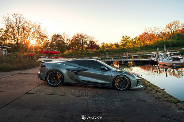 Фото дисков Anrky AN31 Черный глянец на Chevrolet Corvette C8
