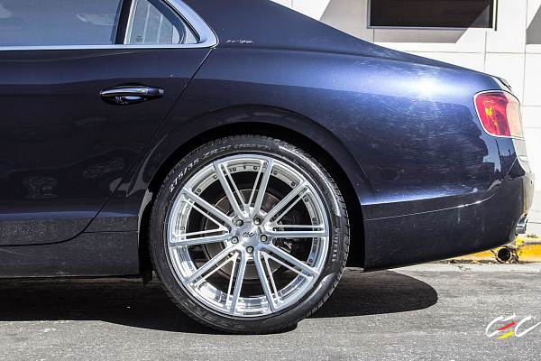 Фото дисков CEC C25 Глянцевый лак на Bentley Flying Spur II