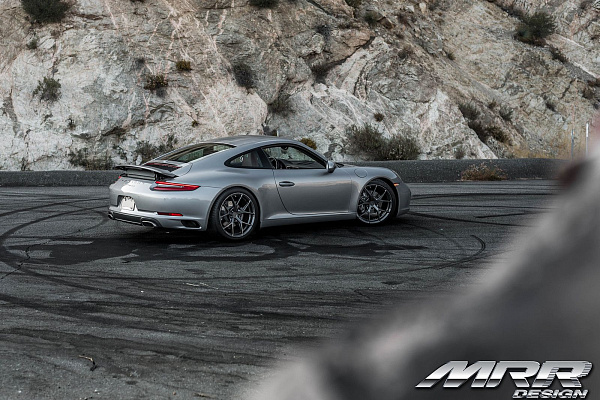 Фото дисков MRR FS06 Глянцевый графит на Porsche 911 VII