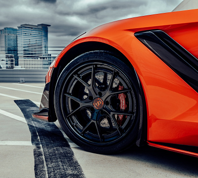 Фото дисков Strasse Wheels SM5R Deep Concave FS на Chevrolet Corvette C7