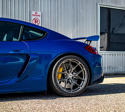 Фото дисков HRE R101 Lightweight на Porsche Cayman II