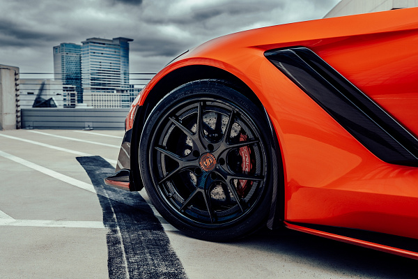 Фото дисков Strasse Wheels SM5R Deep Concave FS Другой цвет на Chevrolet Corvette C7