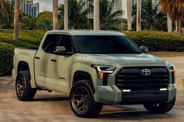 Фото дисков 4PLAY 4P83 Сатиновая темная медь на Toyota Tundra III