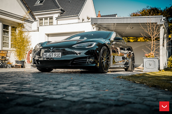 Фото дисков Vossen VFS-2 Глянцевый темный лак на Tesla Model S