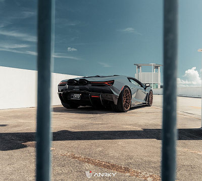 Фото дисков Anrky AN20 на Lamborghini Revuelto