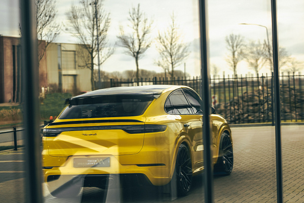 Фото дисков Brixton Forged PF10 Черный глянец на Porsche Cayenne III
