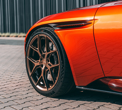 Фото дисков Vossen HF-5 на Aston Martin DB11