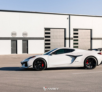 Фото дисков Anrky XR-105 на Chevrolet Corvette C8