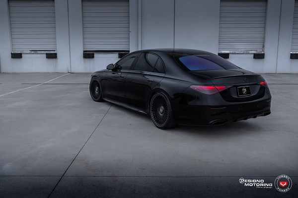Фото дисков Vossen S17-16 Черный глянец на Mercedes-Benz S-Class (W223)