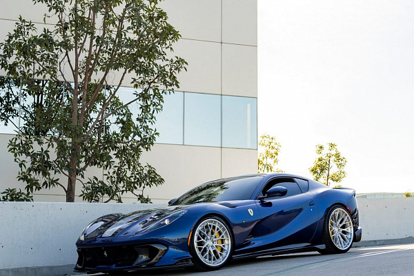Фото дисков Anrky AN30 Глянцевый лак на Ferrari 812