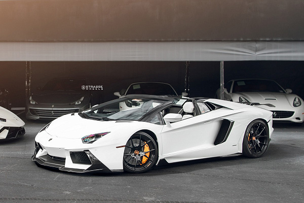 Фото дисков Strasse Wheels SM5R Deep Concave Monoblock Черный глянец на Lamborghini Aventador