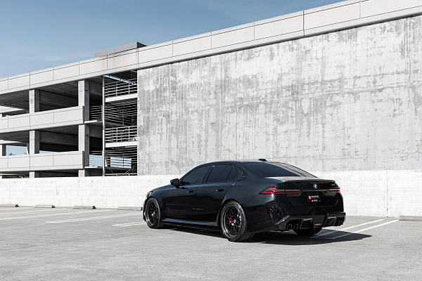 Фото дисков HRE 300 Черный сатин на BMW 5/M5 (G60/G90)