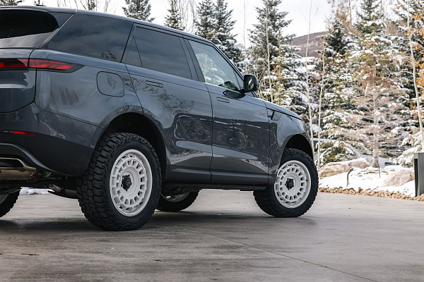 Фото дисков Black Rhino AWOL Белый сатин на Land Rover Range Rover V