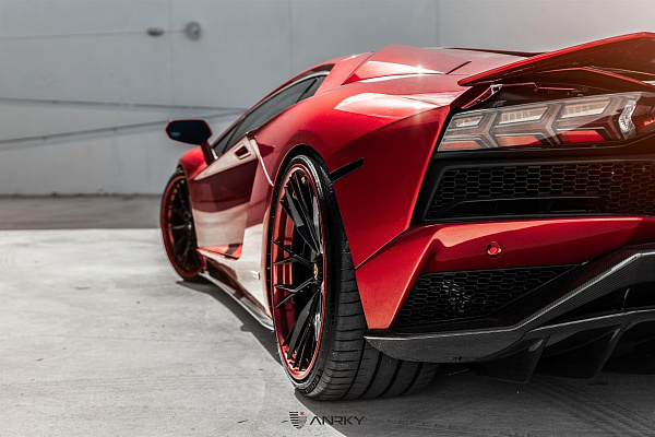 Фото дисков Anrky S3-X5 Черный глянец на Lamborghini Aventador