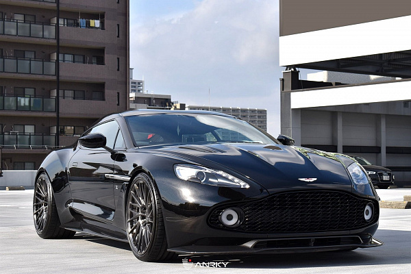 Фото дисков Anrky RS3.2 Глянцевый темный лак на Aston Martin Zagato