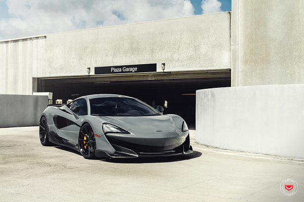 Фото дисков Vossen EVO-2 Черный глянец на McLaren 600