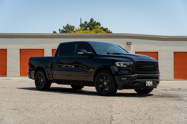 Фото дисков HRE FT1 Черный глянец на Ram 1500 V