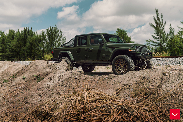 Фото дисков Vossen HFX-1 (5-Lug) Сатиновая бронза на Jeep Gladiator II (JT)