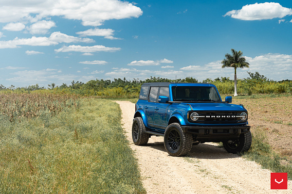 Фото дисков Vossen HF6-5 Черный глянец на Ford Bronco