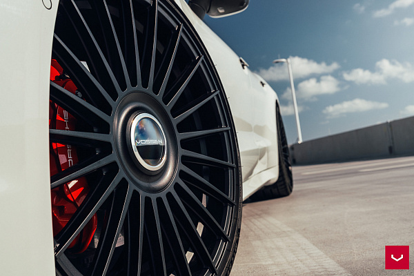 Фото дисков Vossen HF-8 Черный сатин на Porsche Taycan I