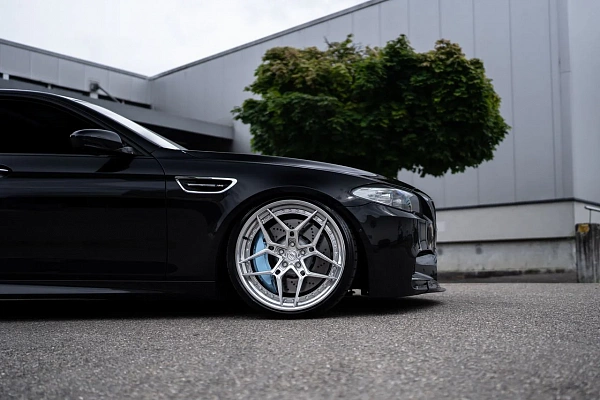 Фото дисков ST Wheels ST21.2 Полированный лак на BMW 5/M5 (F10)