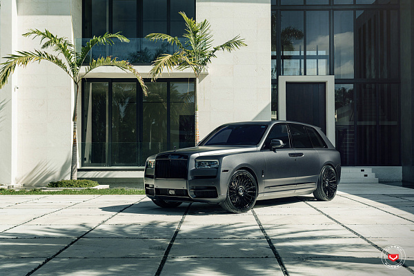 Фото дисков Vossen S17-15T Черный глянец на Rolls-Royce Cullinan