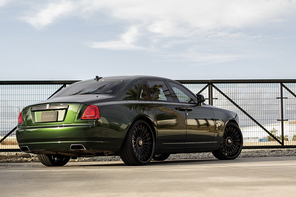 Фото дисков Savini SL7 Черный глянец на Rolls-Royce Ghost I