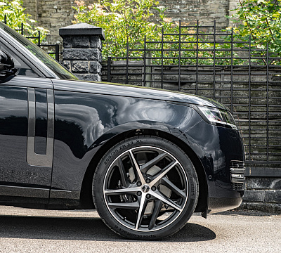Фото дисков Kahn Type 52 RS на Range Rover V