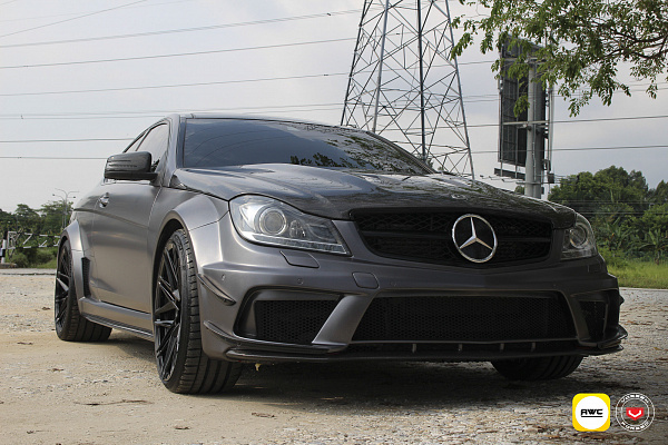 Фото дисков Vossen EVO-5 Черный глянец на Mercedes-Benz C-Class (W204)