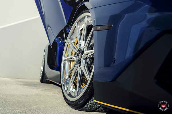 Фото дисков Vossen EVO-2R (3-Piece) Полированный лак на Lamborghini Aventador