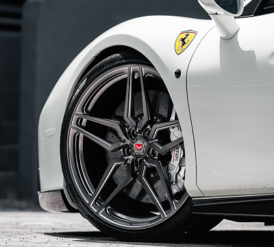 Фото дисков Vossen M-X1 на Ferrari 488
